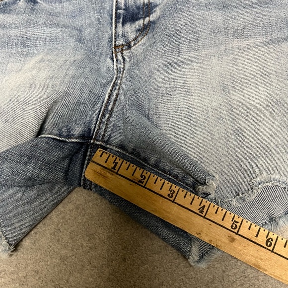 Kut From the Kloth Denim short - Picture 7 of 8